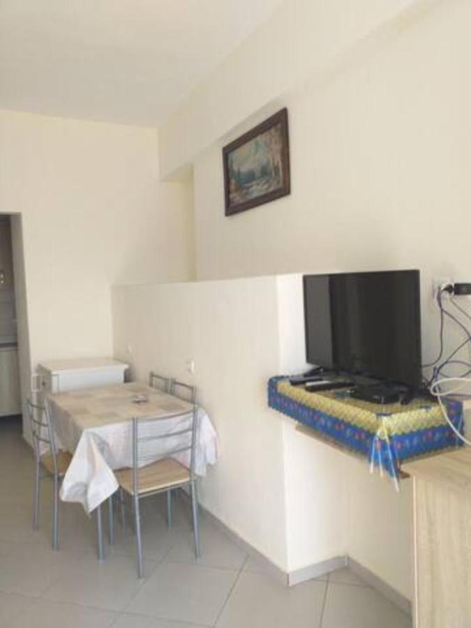 Vasili Sunstay Apartments Σαράντα Εξωτερικό φωτογραφία
